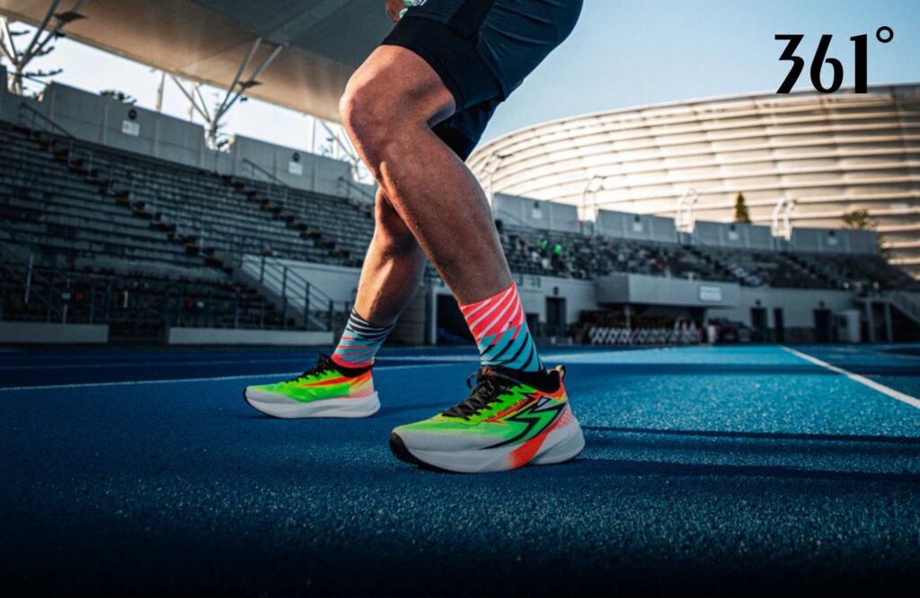 Pé largo na corrida como escolher um tênis que não aperta​